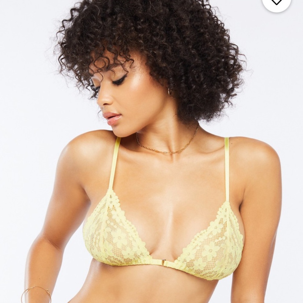 DAISY LACE TRIANGLE BRALETTE